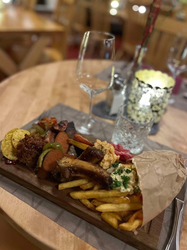 Schnitzelkväll på Restaurang Sixten i Limedsforsen